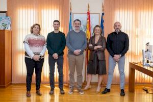 Hosbec inicia ronda de contactos municipales con la visita al alcalde de L'Alfàs del Pi
