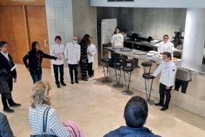 Colomer visita a los alumnos que se forman a través del programa 'Prepára-T' de la Fundación Asindown en el CdT de València