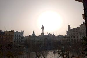 València activa el protocolo de alta contaminación por la entrada de polvo sahariano