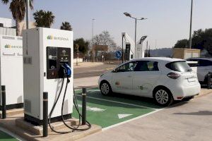Iberdrola instala en Chiva puntos de recarga ultrarrápida para vehículos eléctricos