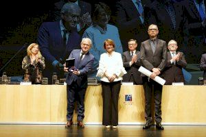 L’Institut Valencià de Cultura rep la Medalla de la Universitat Jaume I