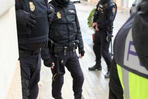 Entren a punta de pistola i amb un ganivet a un hospital a València per agredir els metges
