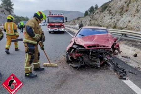 Brutal accidente entre Calpe y Benissa con dos vehículos implicados