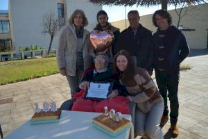 Burriana homenajea a Vicenta Palau García con motivo de su centenario