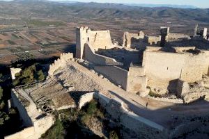 El PSPV destaca que «el cambio de rumbo» en la Diputación se ve reflejado en un castillo de Xivert rejuvenecido y más atractivo