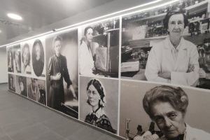 Doce prestigiosas científicas e investigadoras protagonizan un mural en el hospital Provincial de Castelló