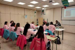 El taller d’ocupació de dones ‘Dinamízate 2022’ comença les pràctiques al Mucbe