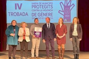 Serra, Gátova y Loriguilla reciben su placa como miembros de la Red de Municipios contra la Violencia de Género de la Diputació
