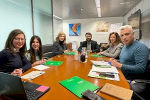 València impulsa un programa pilot per fomentar l'esport i l'alimentació saludable als patis escolars