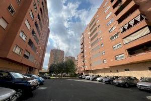 El Ayuntamiento de Paterna mejora el aparcamiento en Terramelar con el reasfaltado de 94 plazas de parking