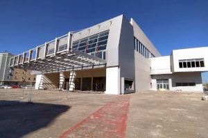 L’Ajuntament de Manises aprova la delegació  de competències  relativa a l’edifici Escola Teatre