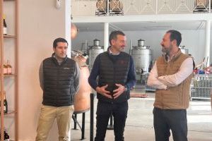 Bodegas Vicente Gandía realiza el primer embotellado de su Ceramic Sauvignon Blanc en Bodegas Urbanas