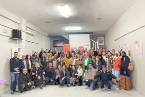 El PSOE de Paterna celebra el Día Internacional de la Mujer con la lectura de un manifiesto y una exposición de pintura