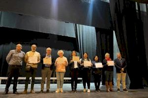 Entregados los diplomas de los cursos de español para residentes internacionales en Torrevieja