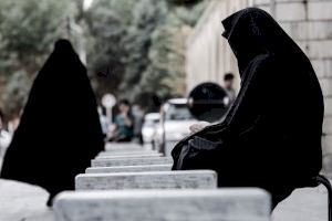Voces de Irán y Afganistán toman la palabra en el Espacio Séneca para clamar por la libertad de la mujer