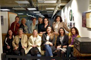 La Generalitat presenta una exposición dedicada a la trayectoria de las mujeres trabajadoras de Metrovalencia y TRAM d'Alacant