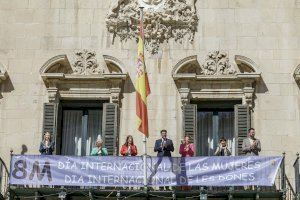 Alicante se suma al homenaje a las mujeres y reivindica la igualdad real con motivo del 8M
