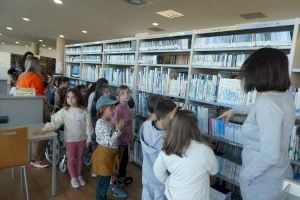 L@s alumn@s del colegio Sant Rafael visitan la Biblioteca
