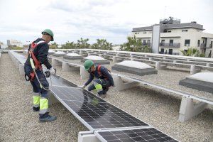 Urbanisme instal·la les primeres plaques solars per a la Comunitat Energètica Local de Paiporta