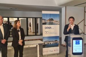Colomer entrega en Dénia nuevos distintivos de calidad turística Sicted a doce entidades del municipio