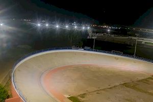 El Ayuntamiento de Burriana última los trabajos de iluminación del velódromo municipal