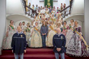 Deu municipis de l'Horta participen en l'última jornada de la tradicional Recepció Fallera de la Diputació