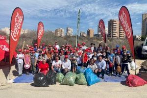 Voluntarios del Rafael Altamira, AMEC, la comunidad extranjera residente y particulares retiran media tonelada de residuos en el Monnegre