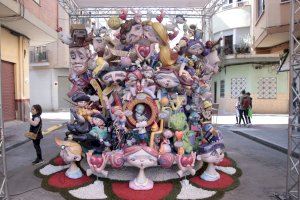 Falla Barri València gana el primer premi a Borriana amb el seu monument infantil