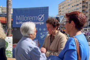 Ballester recoge las propuestas de los vecinos para reformar la Plaza España