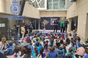 La Policía Nacional celebra las Jornadas  de la Administración Abierta en la ciudad de Alicante