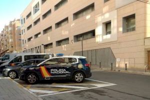 Dos jóvenes de 22 años violan a una niña de 14 en un supermercado de Alicante