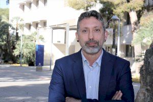 El catedrático Carles Cortés, elegido nuevo director del Institut Interuniversitari de Filologia Valenciana de la Universidad de Alicante