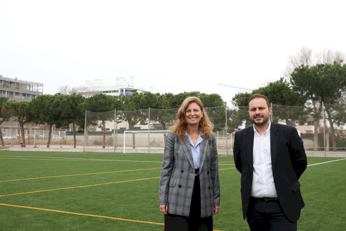 Gran Vía reabre su campo de fútbol tras concluir el cambio de césped con una inversión de 480.000 euros