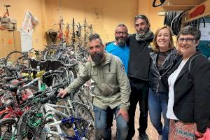 La Diputació de València dona suport al col·lectiu Soterranya que recupera bicicletes per a entitats solidàries