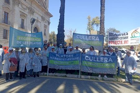 Las playas valencianas se manifiestan contra el "greenwashing" de Costas