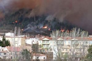 El incendio de Castellón se complica: confinan Caudiel y desalojan tres municipios más
