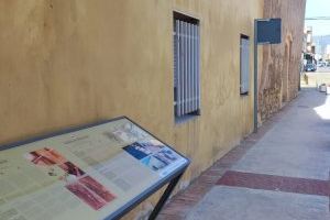 Moncofa habilita otro punto de interés turístico al colocar la mesa interpretativa junto a la antigua muralla