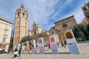 La plaza de la Reina acoge la exposición ‘València ciudad amiga de los animales’