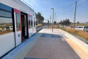 Puesta en servicio las plataformas de acceso al tren para las personas de movilidad reducida en las estaciones de Carlet y Alginet