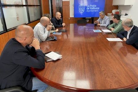 El Ayuntamiento de la Pobla de Vallbona se reúne con Telefónica para mejorar la telefonía e internet en el municipio