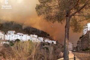 L'incendi de Castelló ja supera les 4.300 hectàrees en un perímetre de 50 quilòmetres