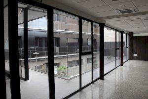 El nuevo edificio de los Servicios Sociales de Burriana se abre a los visitantes con una jornada de puertas abiertas