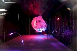 El arte y la luz de Angela Bassano iluminan el Cubo del MuVIM