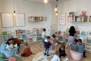 La Biblioteca de Benitatxell inaugura su nueva ‘bebeteca’, un espacio dedicado a los bebés y a sus familias