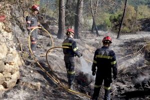 Les autoritats recomanen no baixar la guardia i no acostar-se a zones afectades per l'incendi de Castelló