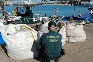 Confiscan más de 4.000 metros de redes de pesca caladas ilegalmente en Benicarló y Peñíscola