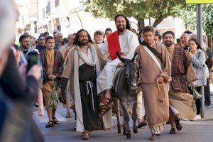 Benetússer representa las estampas de la vida de Jesús para celebrar el Domingo de Ramos