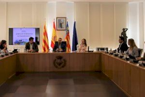 Benlloch presenta a los grupos el nuevo comisionado para el 750º aniversario de la fundación de Vila-real, Enrique Viñes