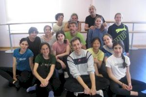 El ballarí Nikita Anishchenko organitza una classe magistral a l'Escola de Dansa de Borriana