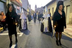 El Santo Entierro protagoniza la segunda gran jornada procesional de El Campello